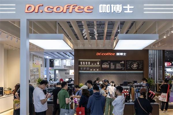 咖博士闪耀2024HOTELEX，全自动咖啡机助推行业升级